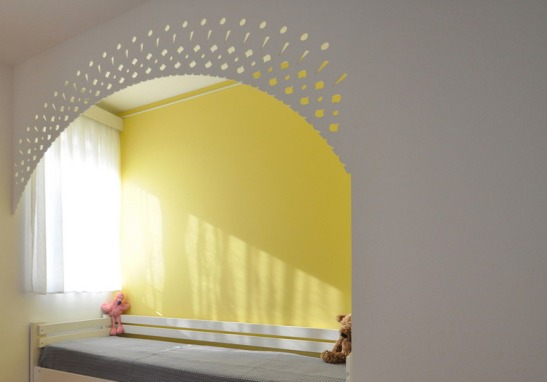 Nadja_Childrens_bedroom_yellow_by_Yannis_Drakoulidis_med
